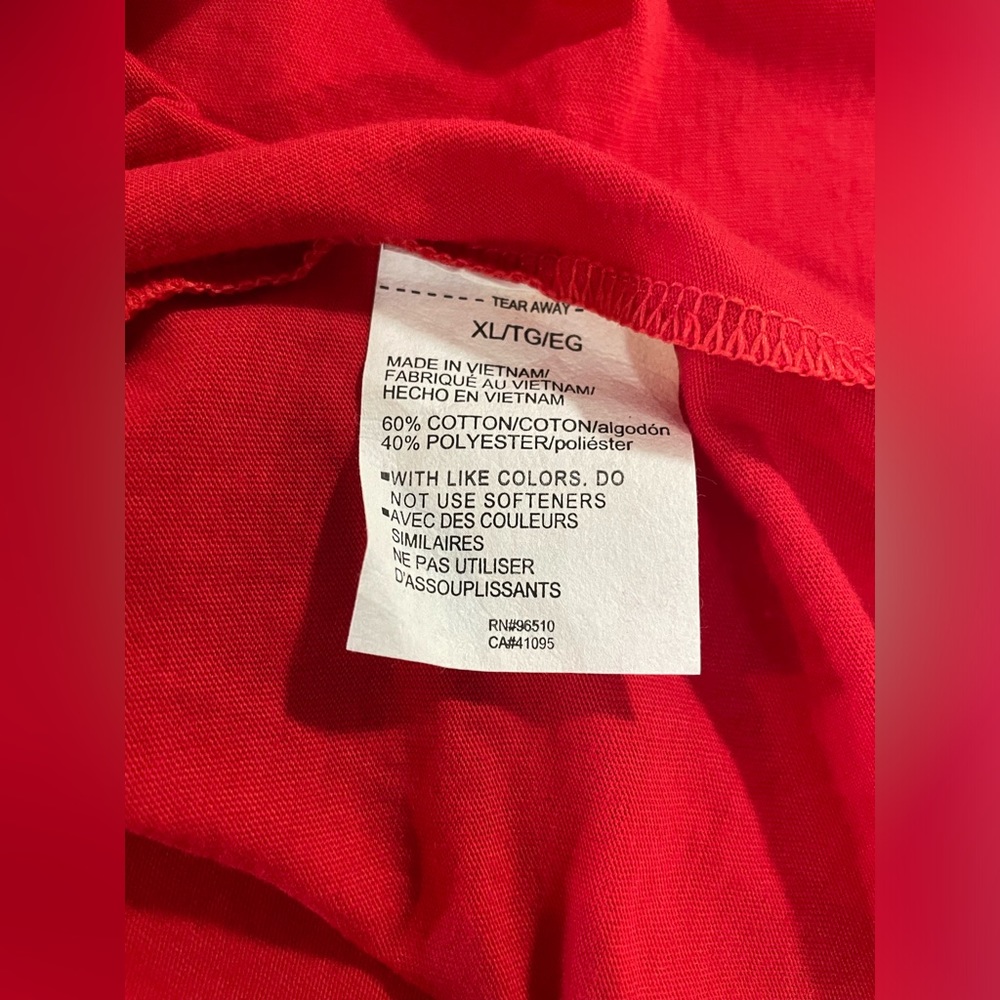 NWT Under Armour Loose Red Short Sleeve Shirt Men Baseball P/C Print Size XL - Picture 9 of 10